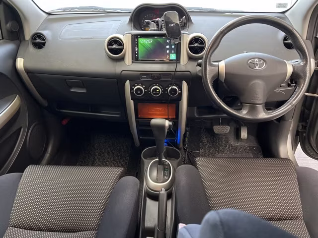 TOYOTA IST