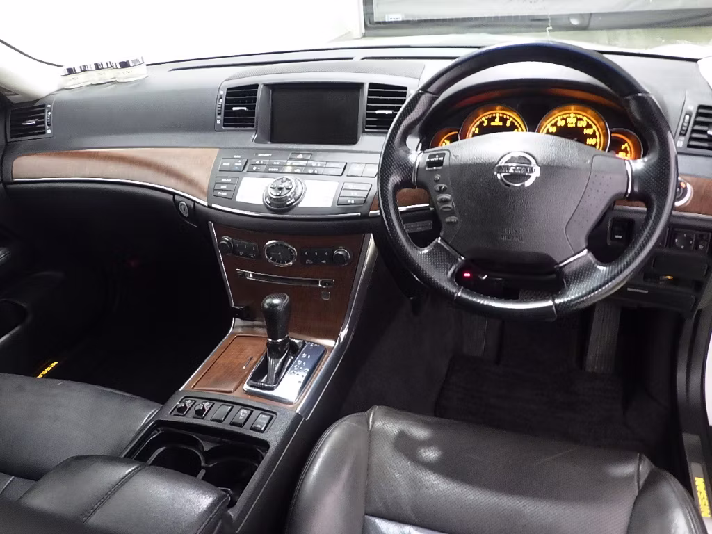NISSAN FUGA