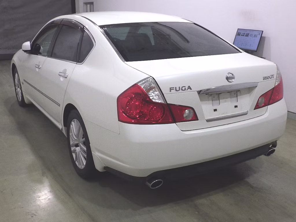 NISSAN FUGA