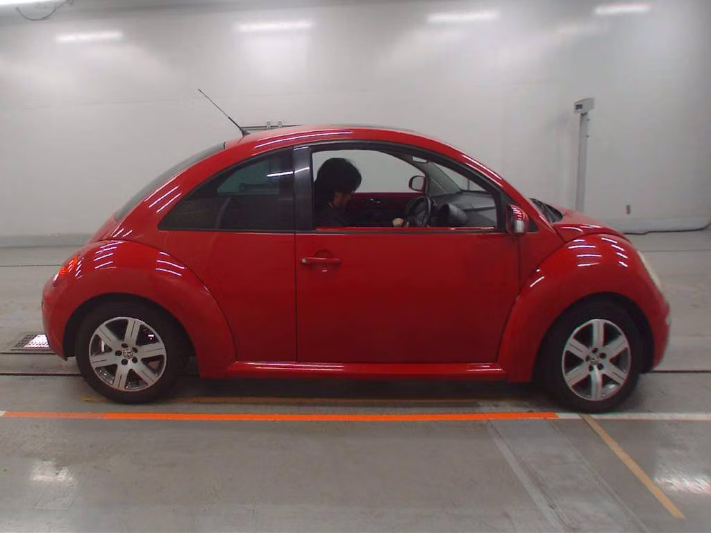 VOLKSWAGEN BEETLE