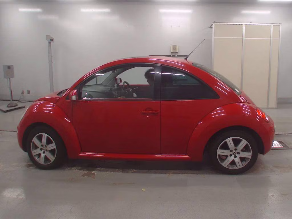 VOLKSWAGEN BEETLE