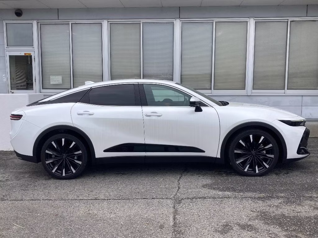 TOYOTA CROWN