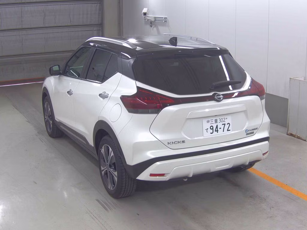 NISSAN KICKS