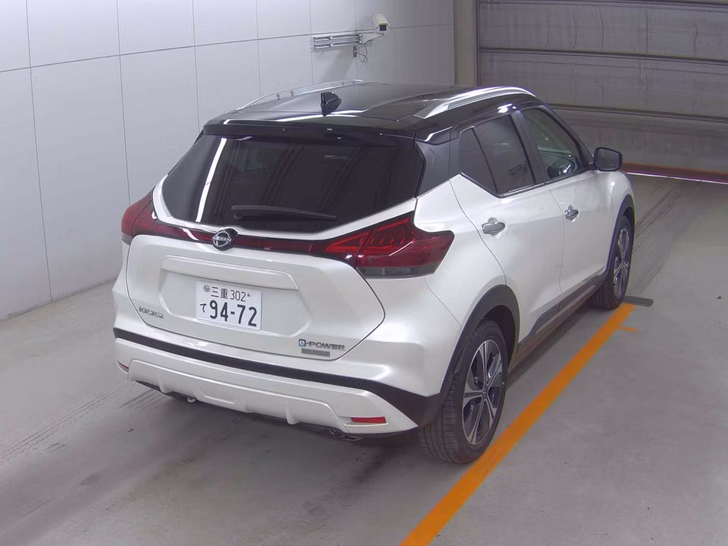 NISSAN KICKS
