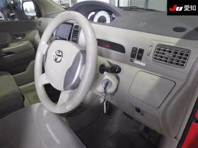 TOYOTA RAUM