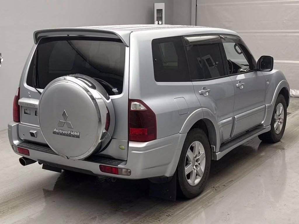 MITSUBISHI PAJERO