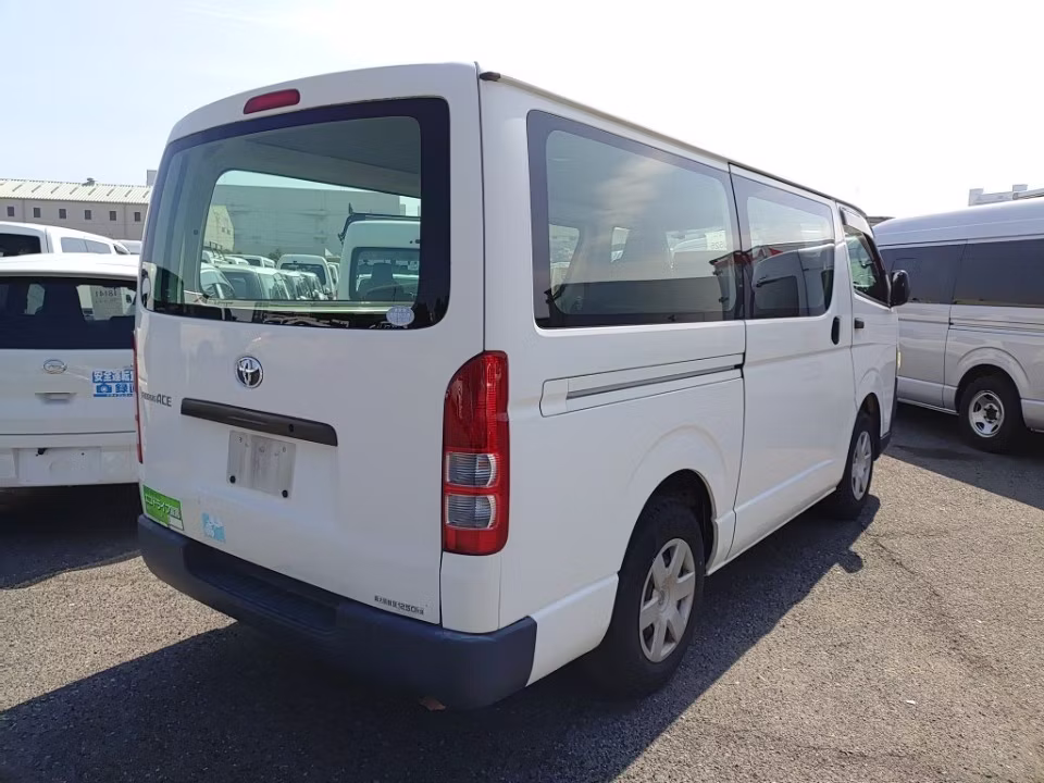 TOYOTA REGIUS ACE