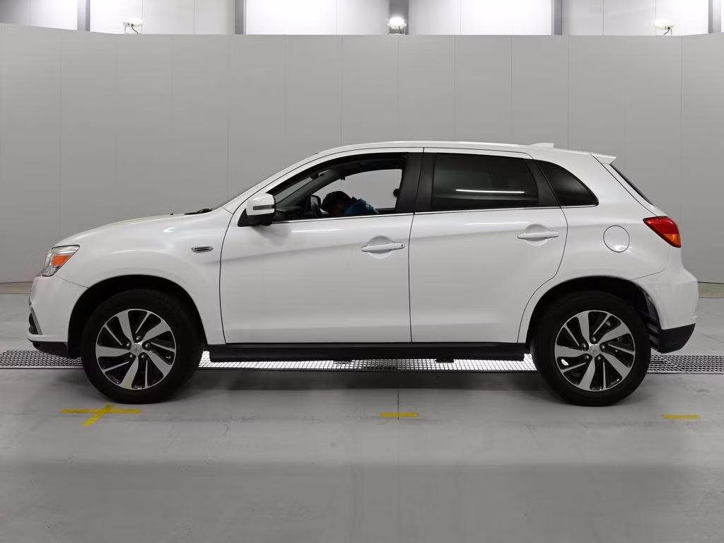 MITSUBISHI RVR
