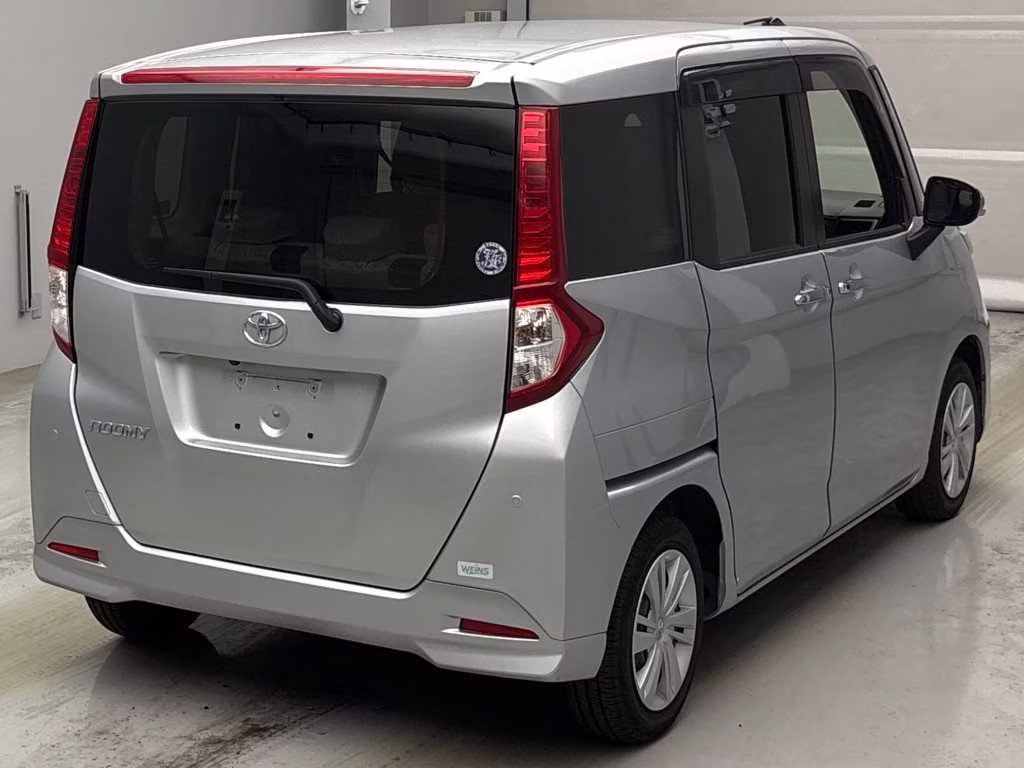 TOYOTA ROOMY