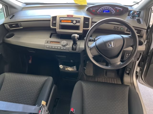 HONDA FREED SPIKE