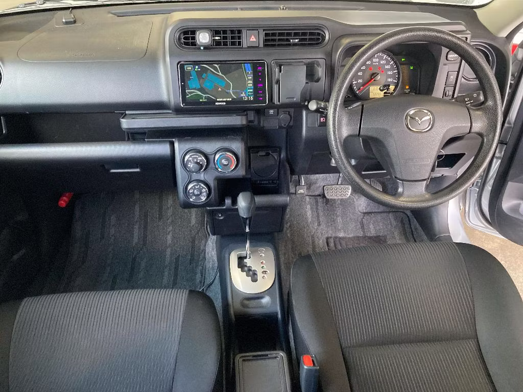 MAZDA FAMILIA