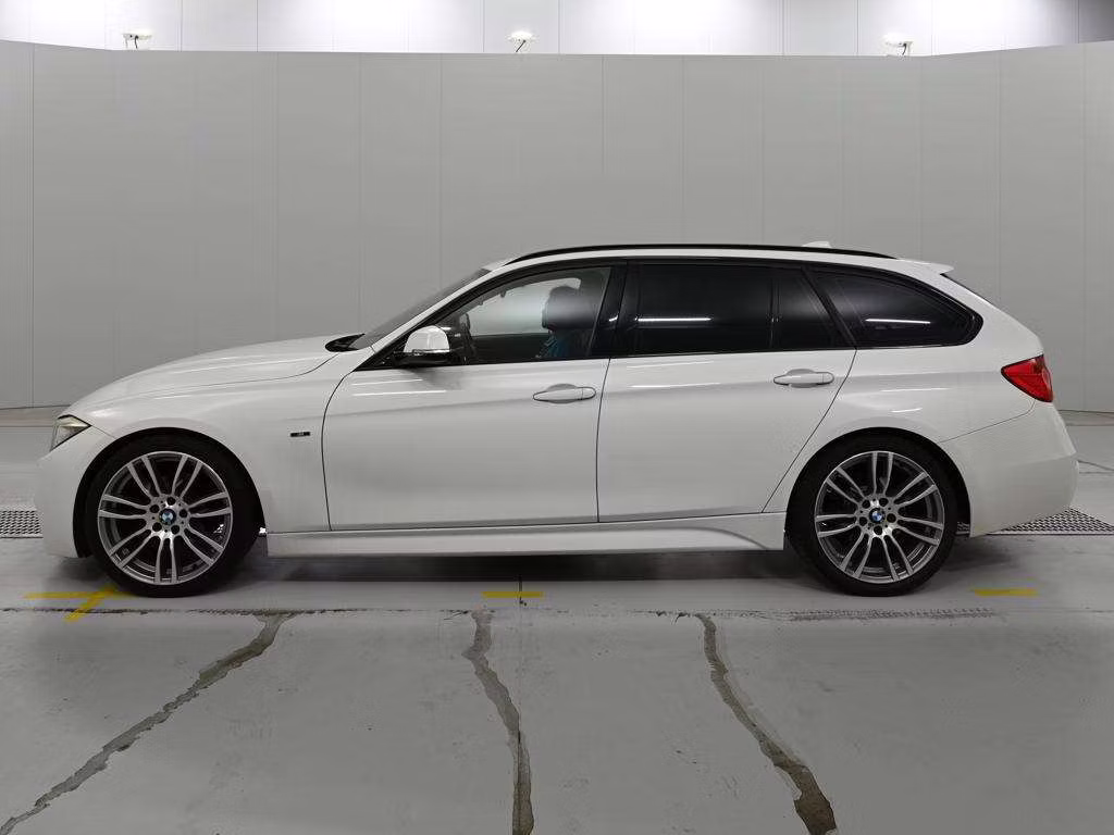 BMW 3-SERIES