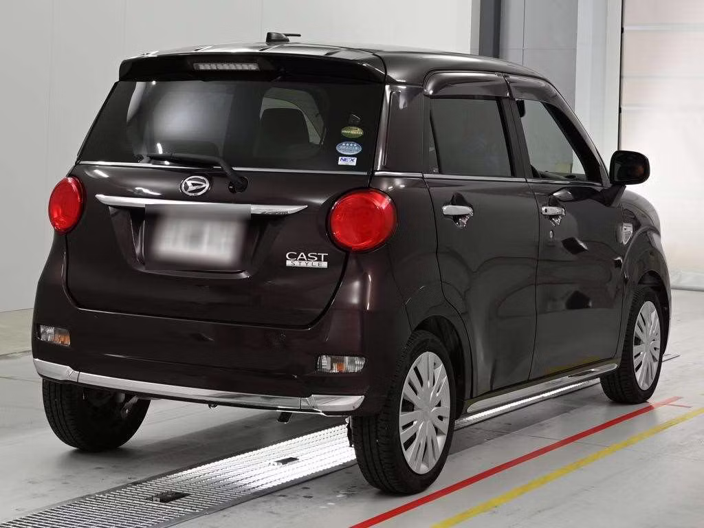 DAIHATSU CAST