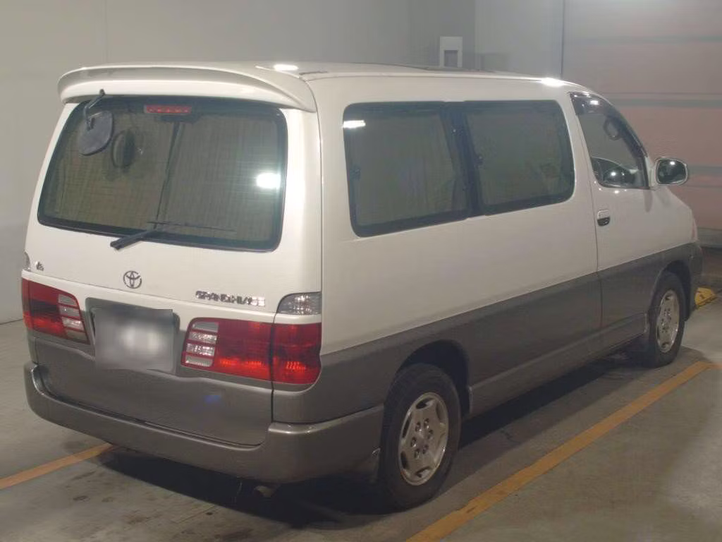 TOYOTA GRAND HIACE
