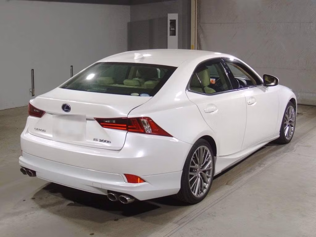 LEXUS IS300H