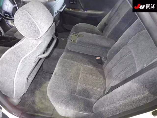 TOYOTA CROWN MAJESTA