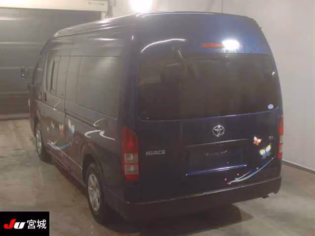TOYOTA REGIUS ACE
