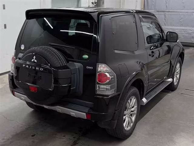 MITSUBISHI PAJERO