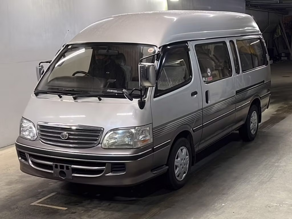 TOYOTA HIACE