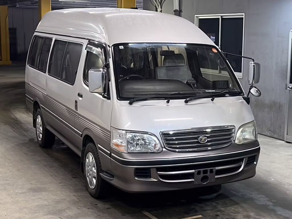 TOYOTA HIACE