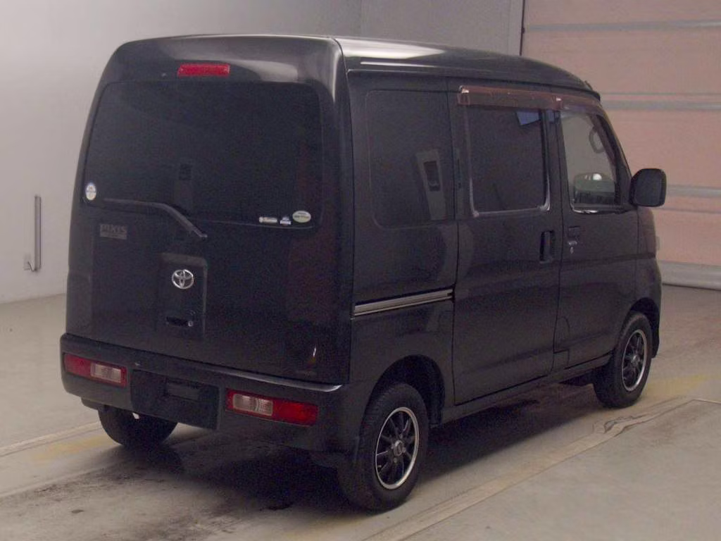 TOYOTA PIXIS VAN