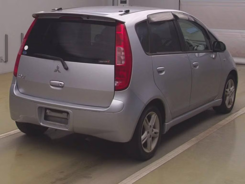 MITSUBISHI COLT