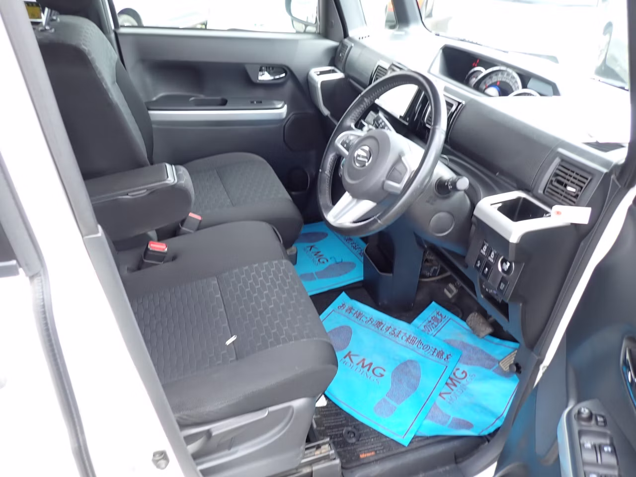 DAIHATSU WAKE