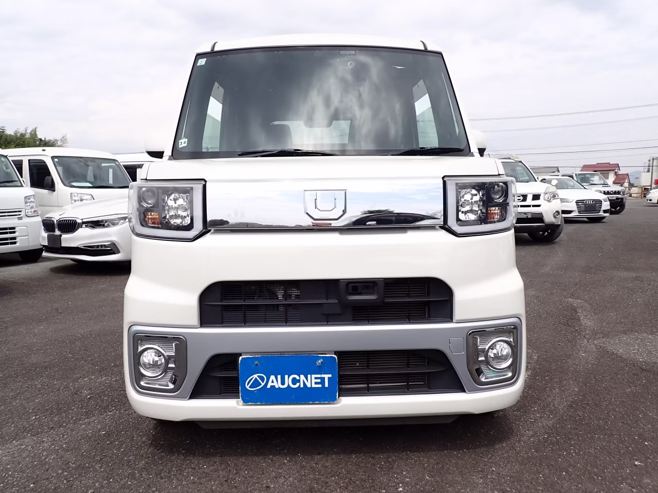 DAIHATSU WAKE