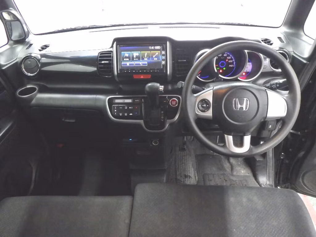 HONDA N-BOX+