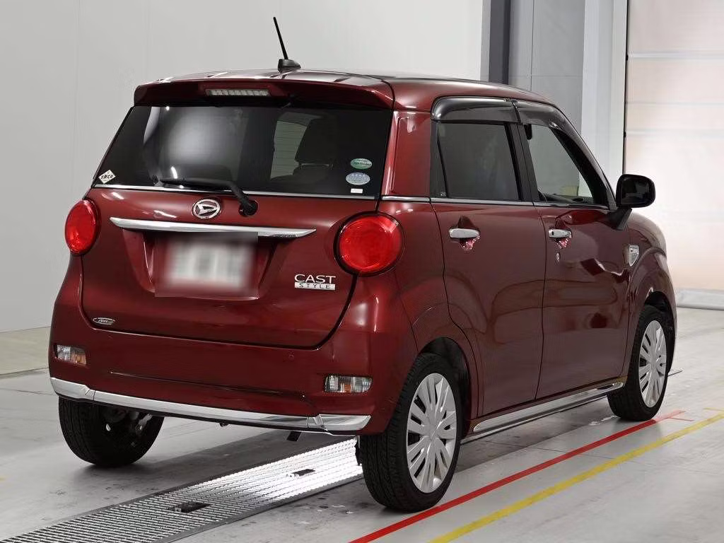 DAIHATSU CAST