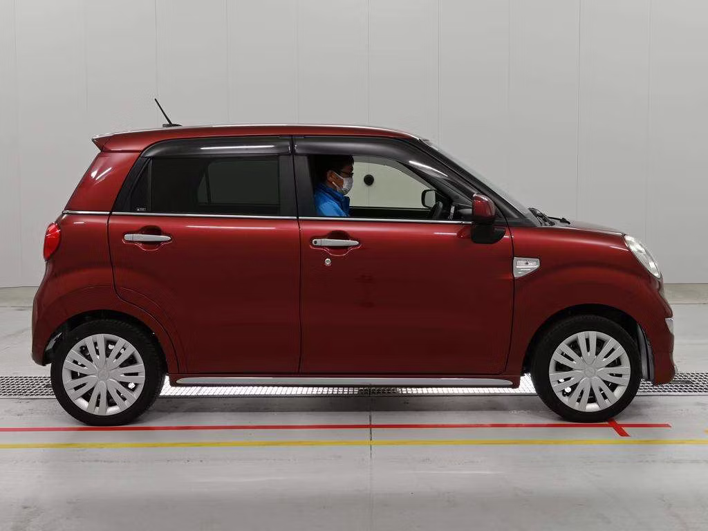 DAIHATSU CAST