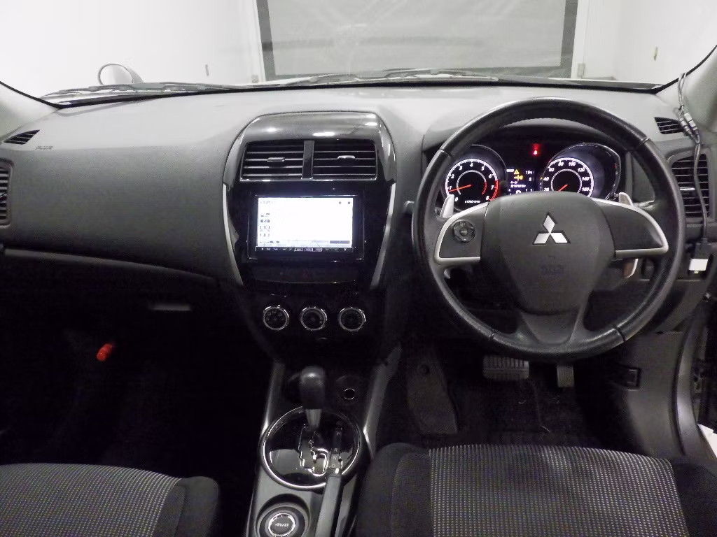 MITSUBISHI RVR