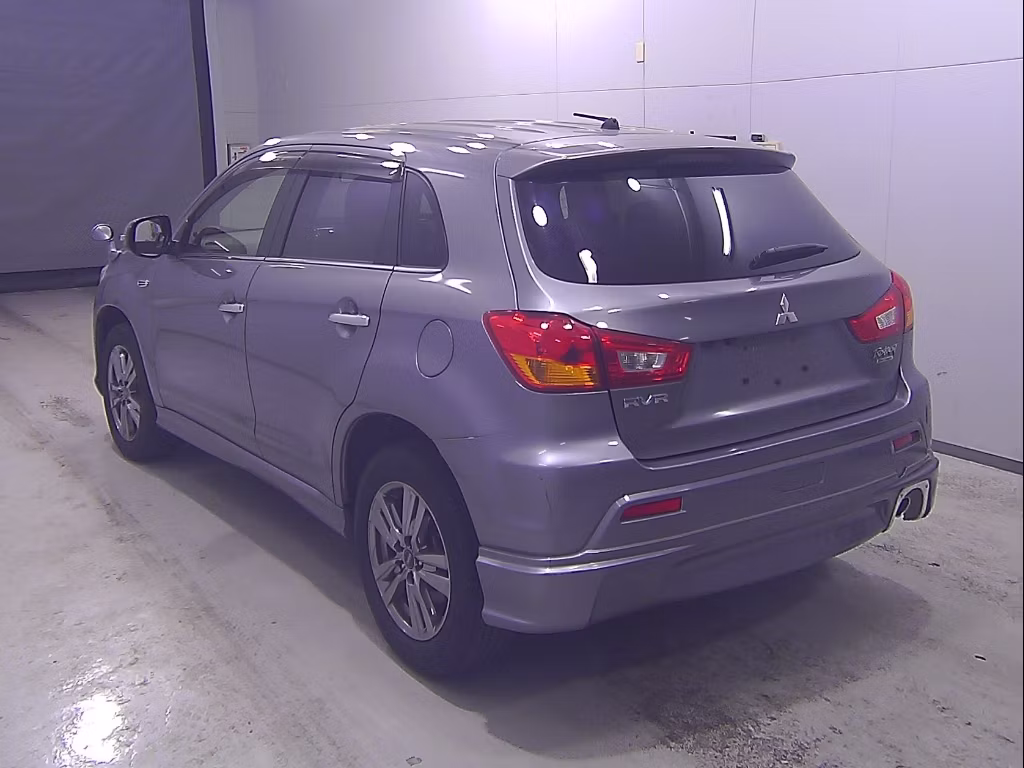 MITSUBISHI RVR