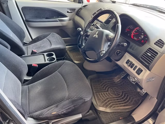 MITSUBISHI GRANDIS