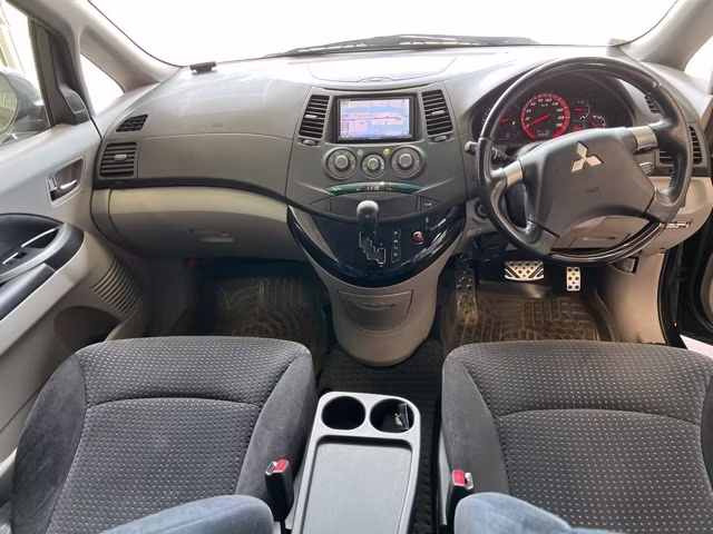 MITSUBISHI GRANDIS