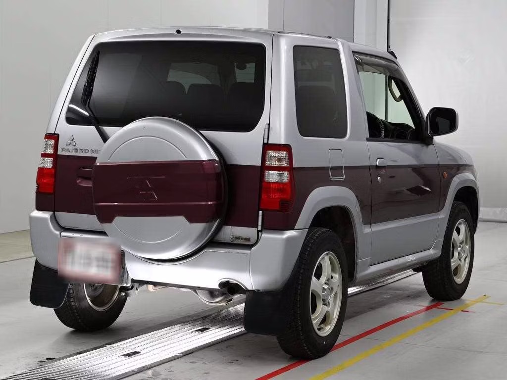 MITSUBISHI PAJERO MINI