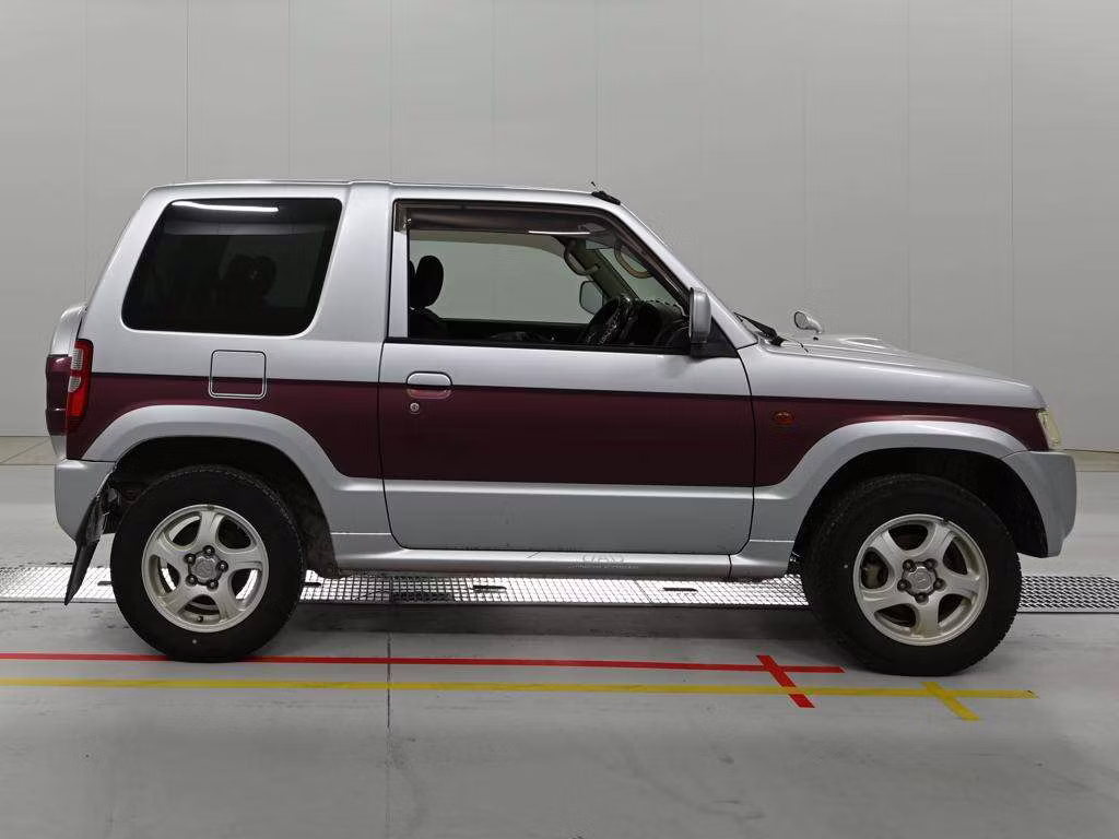 MITSUBISHI PAJERO MINI