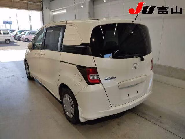 HONDA FREED SPIKE