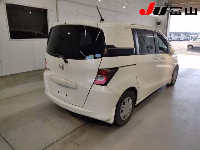 HONDA FREED SPIKE