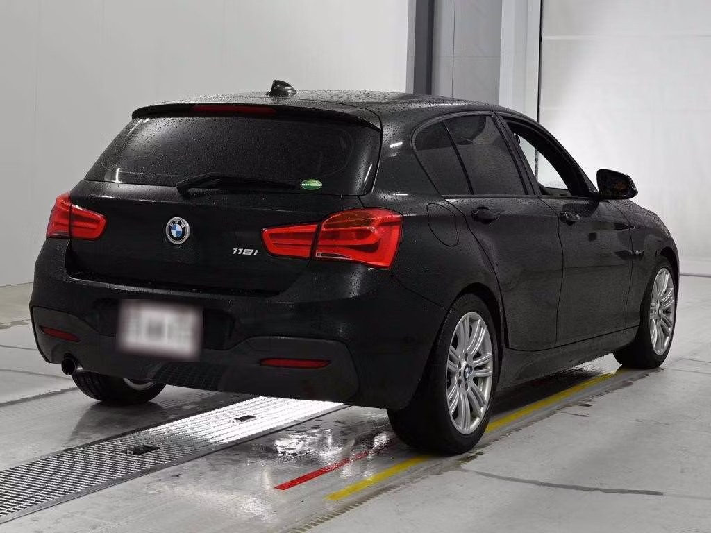 BMW 1-SERIES