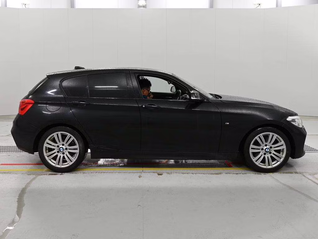 BMW 1-SERIES