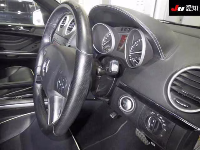 MERCEDES-BENZ M-CLASS