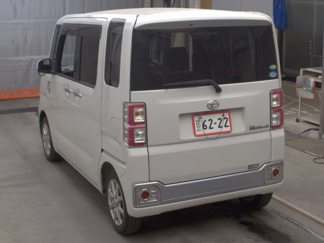 DAIHATSU WAKE
