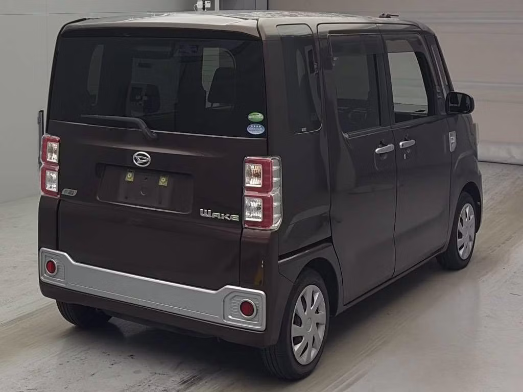 DAIHATSU WAKE
