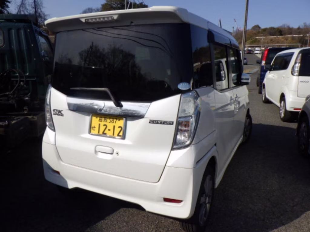 MITSUBISHI EK SPACE