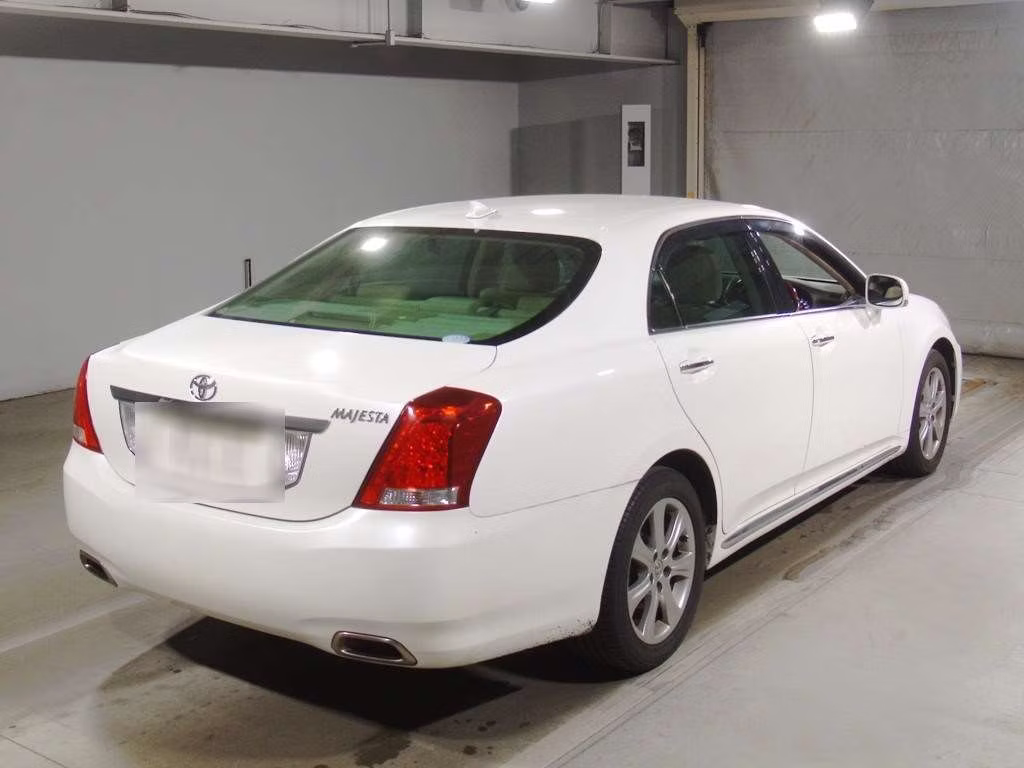 TOYOTA CROWN MAJESTA