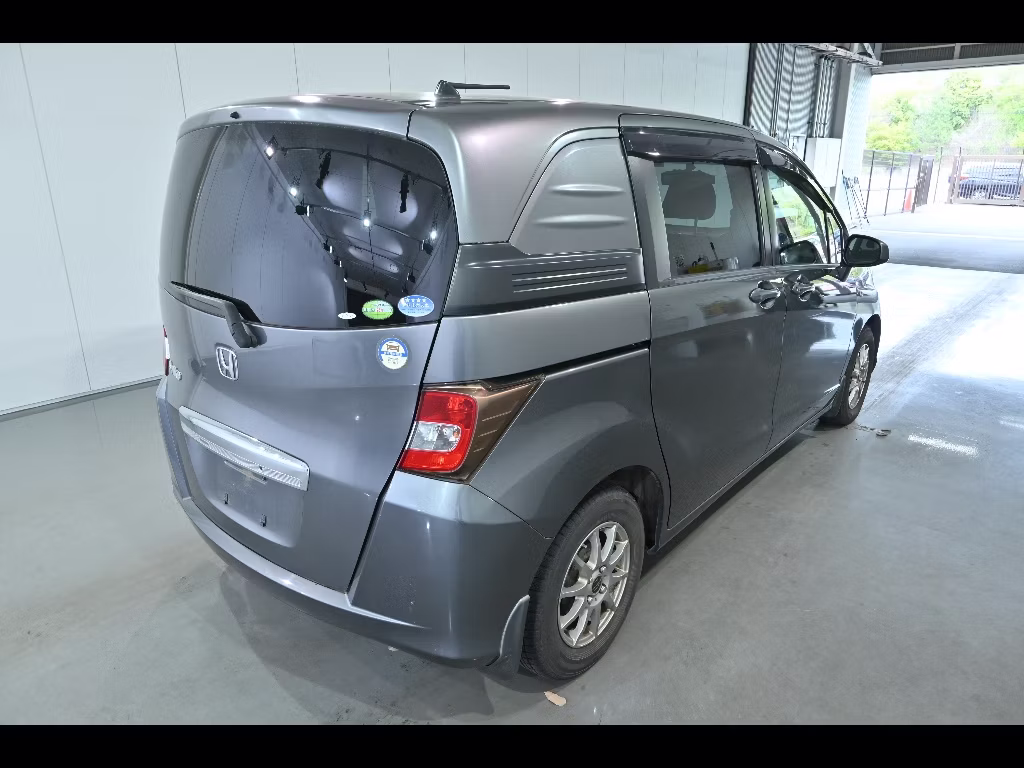 HONDA FREED SPIKE