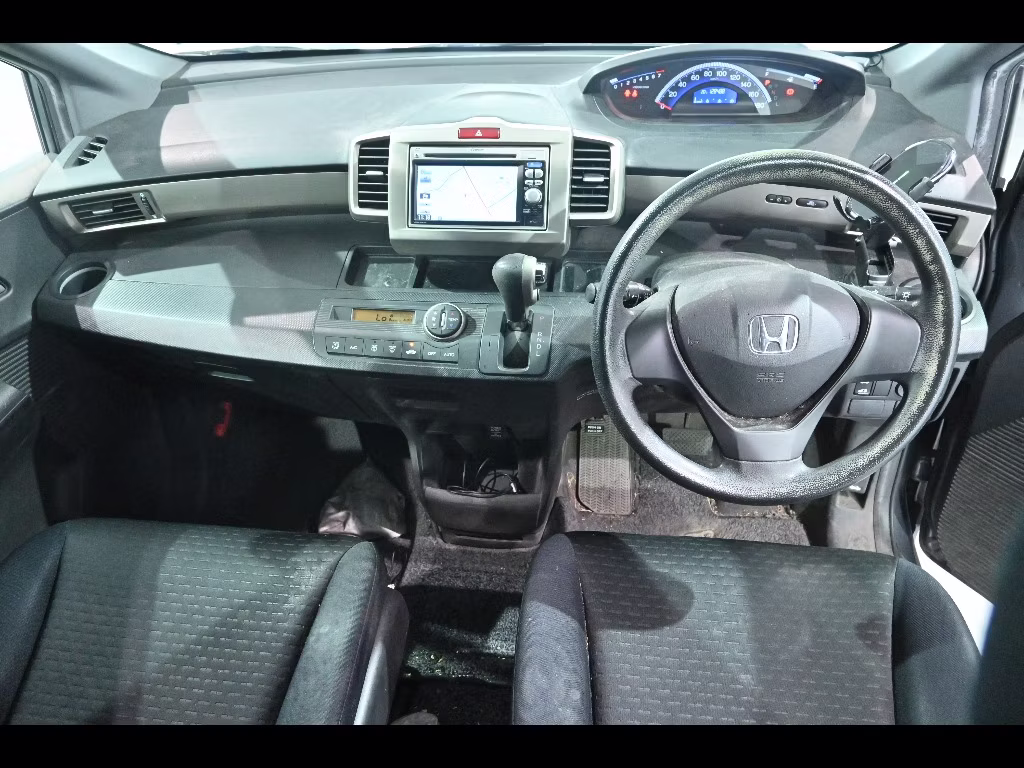 HONDA FREED SPIKE