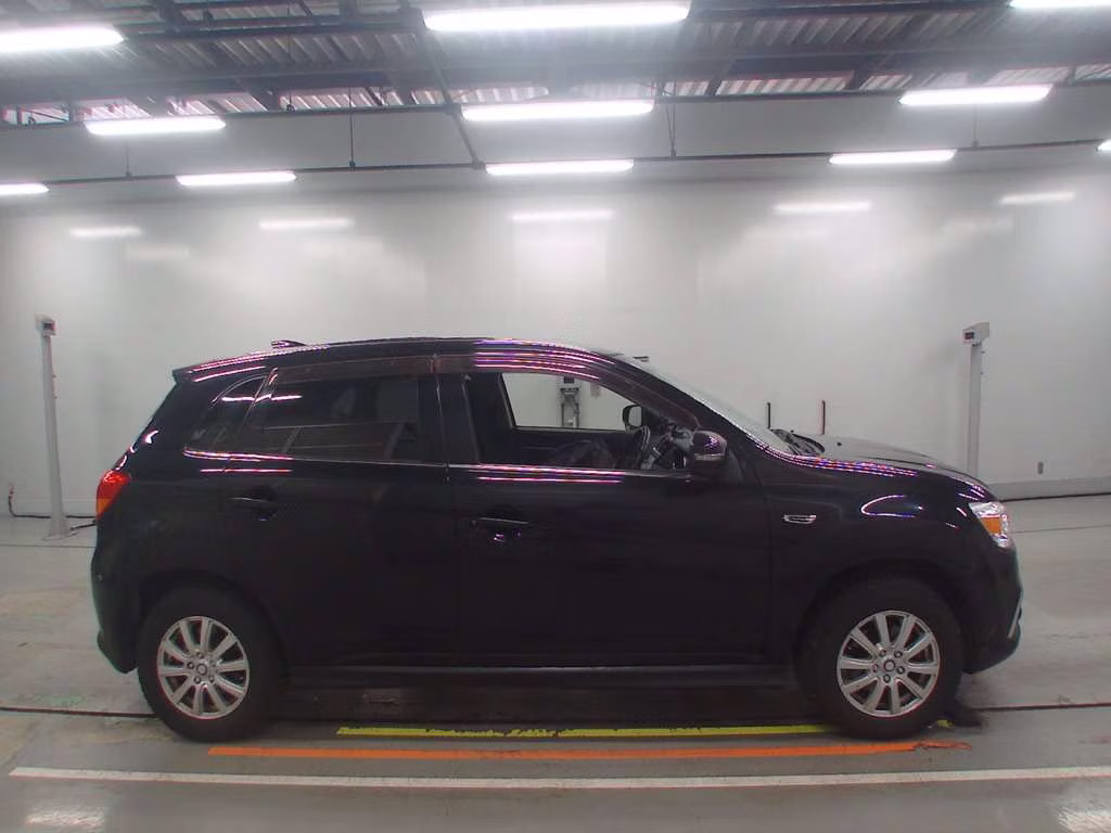 MITSUBISHI RVR