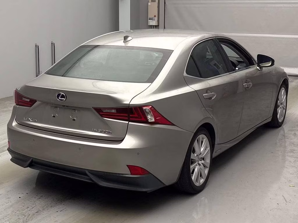 LEXUS IS300H